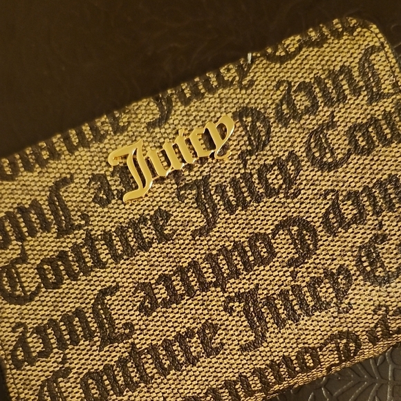 Juicy Couture Metallic Gold and Black Logo Zip Wallet with Crown Charm - Picture 3 of 7